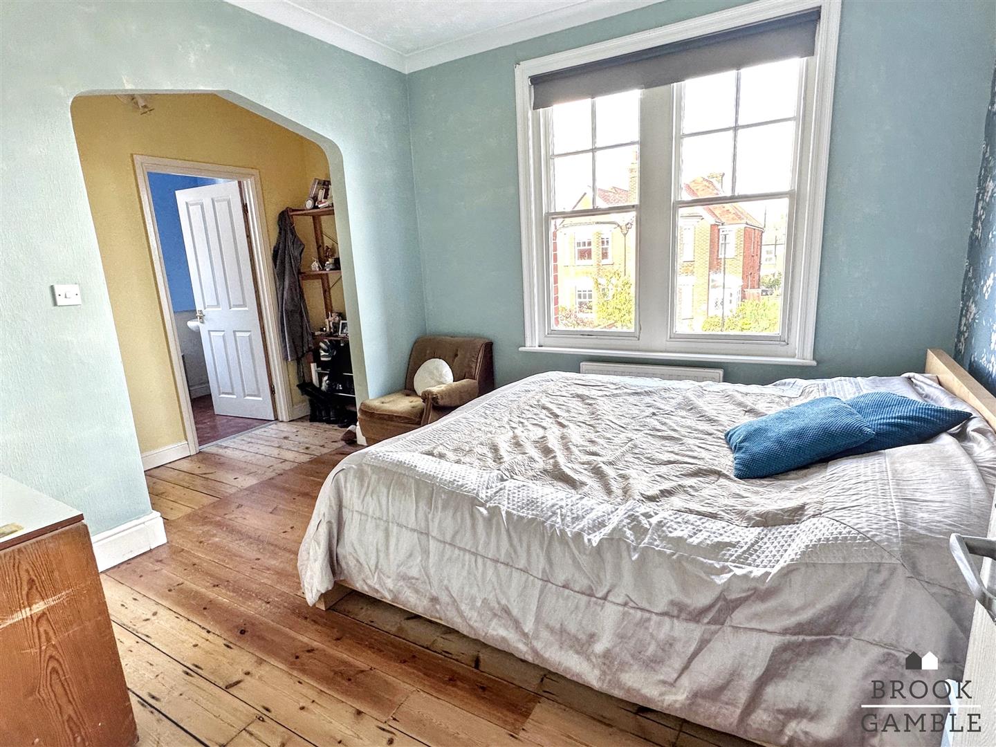 7 Bedroom House - Semi-Detached. Milton Road in Eastbourne, East Sussex 14